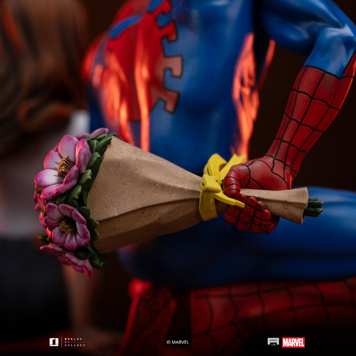 Iron Studios Marvel Comics Spider-Man and Mary Jane 1/6 Scale Limited Edition Diorama