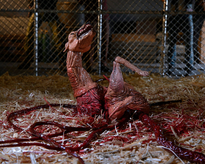 NECA The Thing Dog Creature Ultimate Deluxe 7" Scale Action Figure