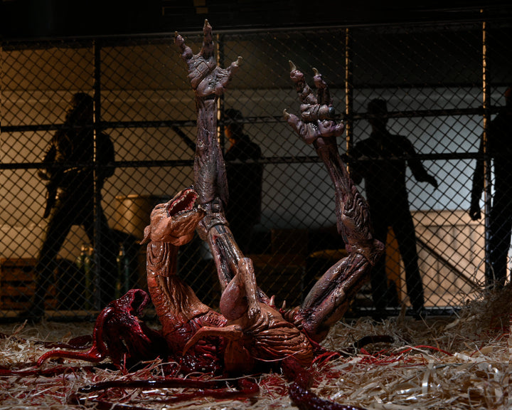 NECA The Thing Dog Creature Ultimate Deluxe 7" Scale Action Figure