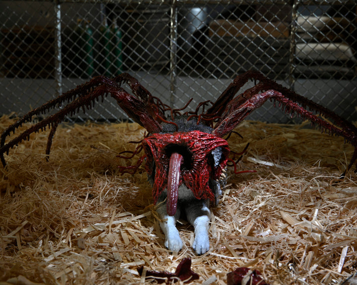 NECA The Thing Dog Creature Ultimate Deluxe 7" Scale Action Figure