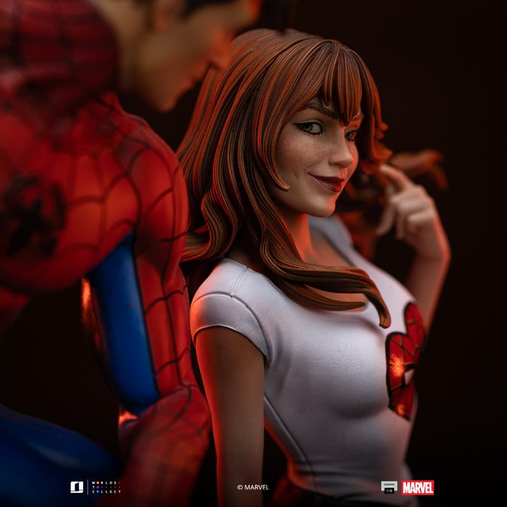 Iron Studios Marvel Comics Spider-Man and Mary Jane 1/6 Scale Limited Edition Diorama