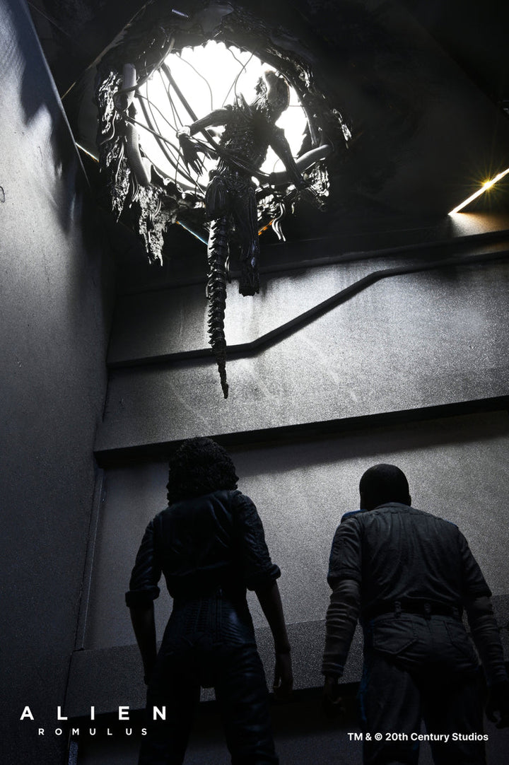 Alien: Romulus Suspended Lab Xenomorph XX121 Deluxe 7" Scale Action Figure (Pre-Order August 2025)