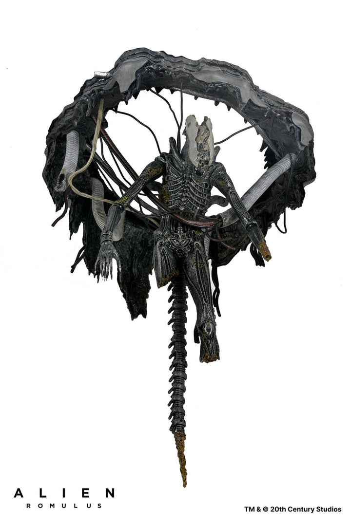 Alien: Romulus Suspended Lab Xenomorph XX121 Deluxe 7" Scale Action Figure (Pre-Order August 2025)