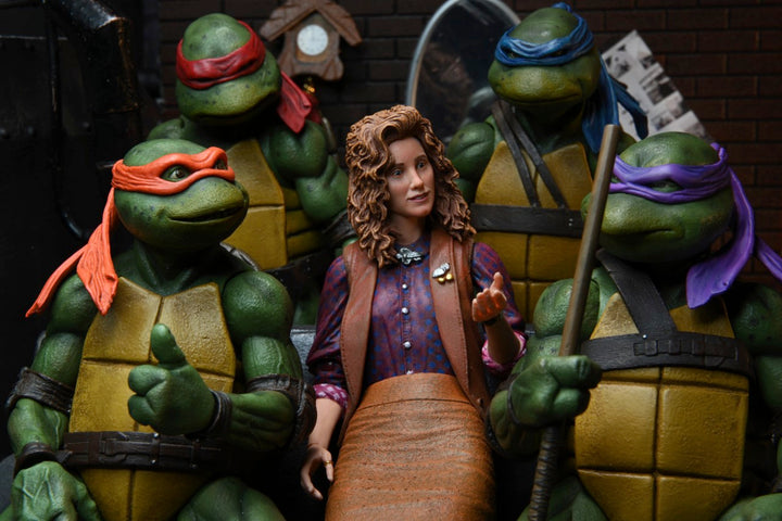 Teenage Mutant Ninja Turtles TMNT 1990 Movie April O'Neil 7" Scale Ultimate Action Figure