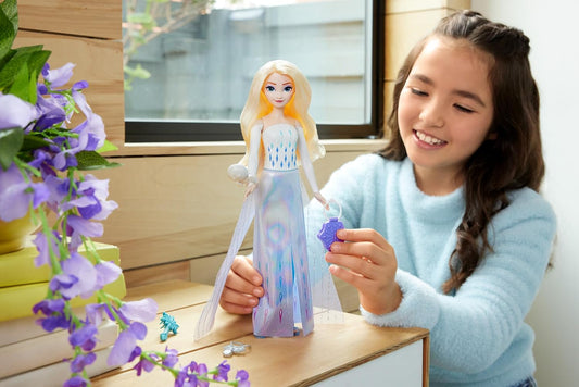Frozen Spin & Reveal Elsa Doll - Image 2