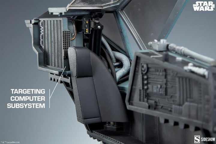 Sideshow Star Wars: A New Hope Premium Format Luke Skywalker & X-Wing: Red Five, Standing By Statue