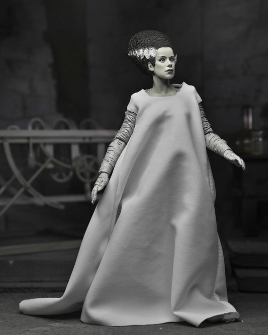 Universal Monsters (B/W) Bride Of Frankenstein Ultimate 7" Scale Action Figure (view 2)