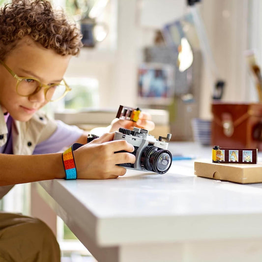 Lego Creator 3 in 1 31147 Retro Camera Buildable Toy for Ages 8 and Up, alternate view