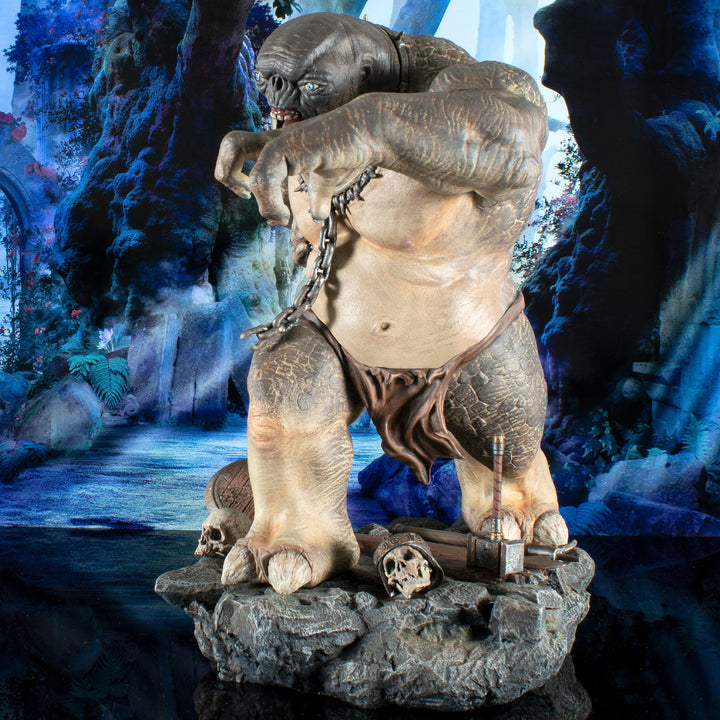 The Lord of the Rings Gallery Cave Troll Figure Diorama
