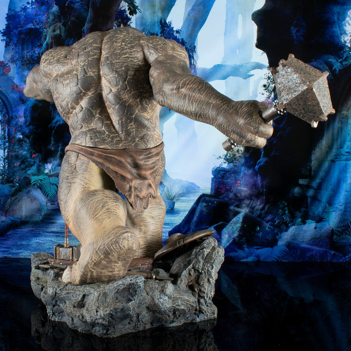 The Lord of the Rings Gallery Cave Troll Figure Diorama