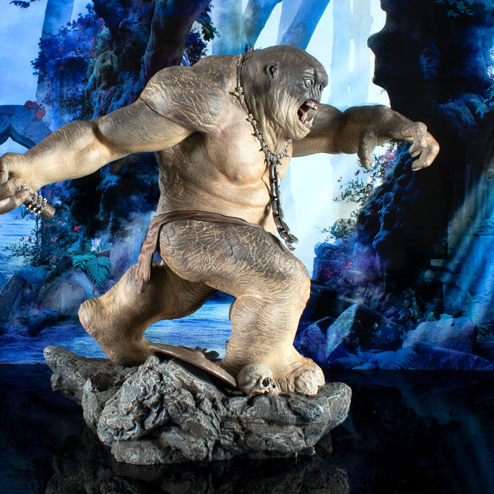 The Lord of the Rings Gallery Cave Troll Figure Diorama