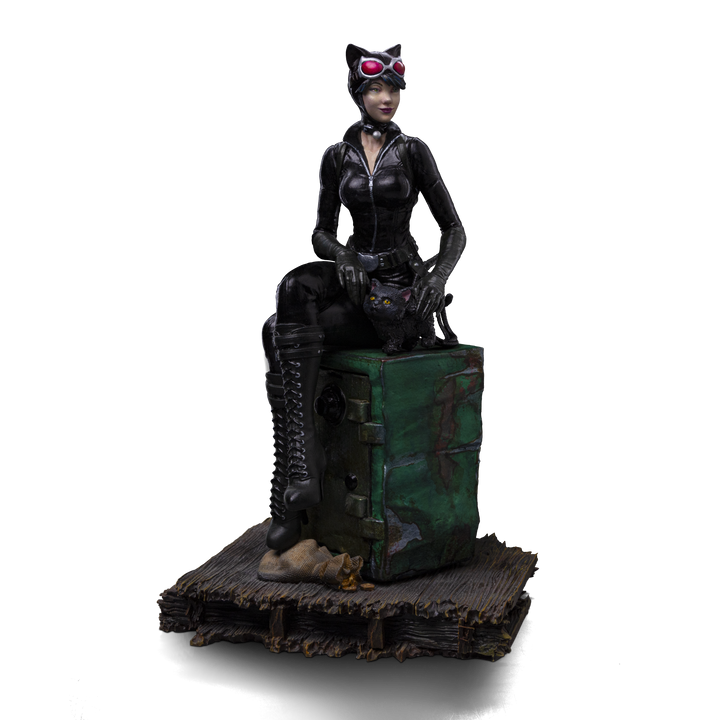 Iron Studios Gotham City Sirens Catwoman 1/10 Art Scale Limited Edition Statue