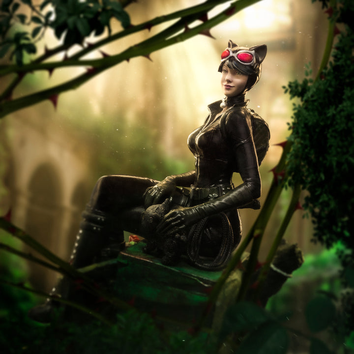 Iron Studios Gotham City Sirens Catwoman 1/10 Deluxe Art Scale Limited Edition Statue