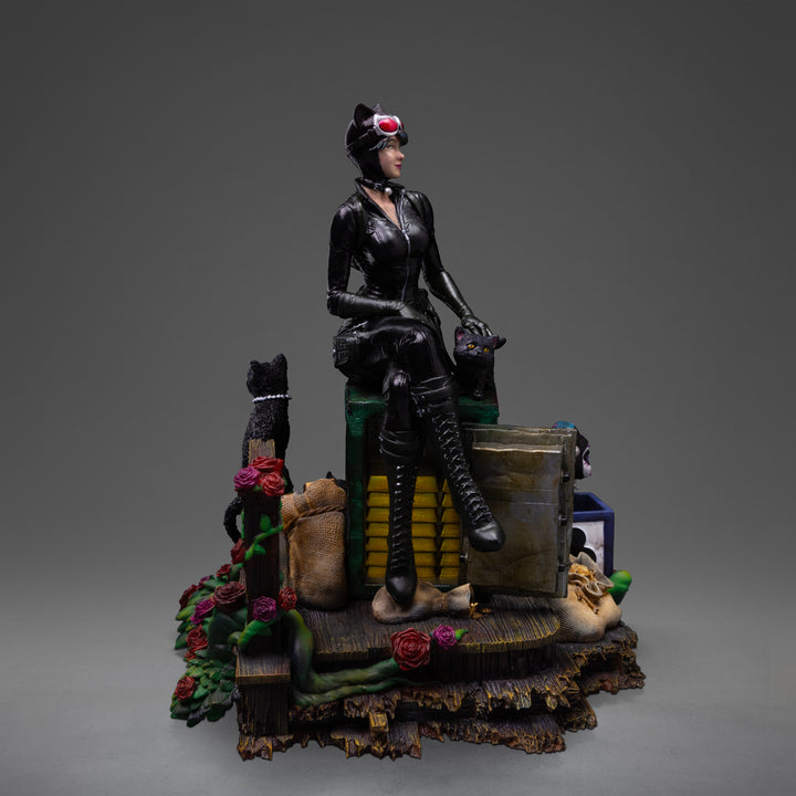 Iron Studios Gotham City Sirens Catwoman 1/10 Deluxe Art Scale Limited Edition Statue