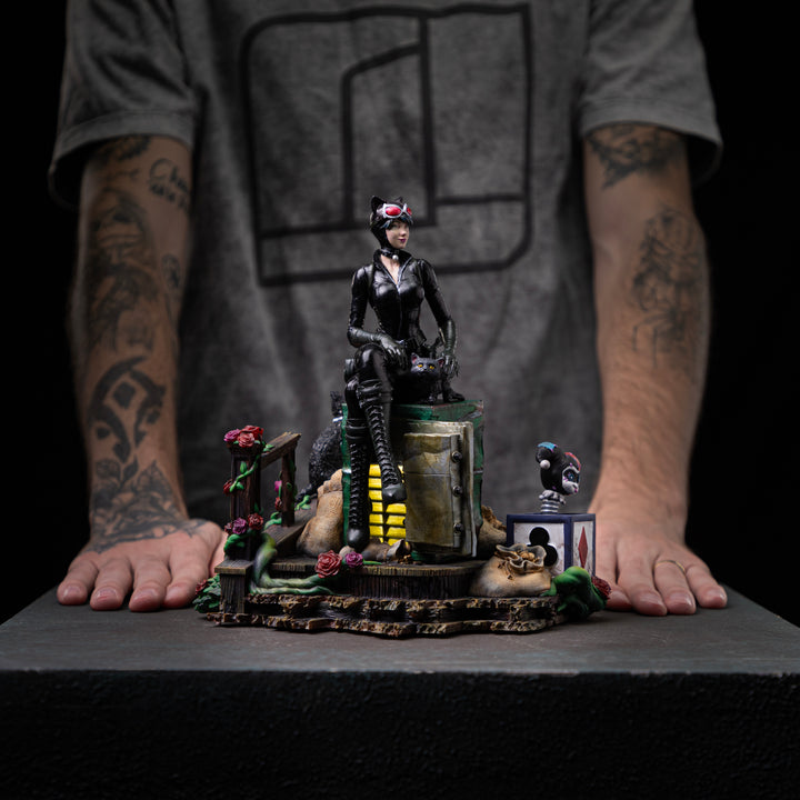 Iron Studios Gotham City Sirens Catwoman 1/10 Deluxe Art Scale Limited Edition Statue