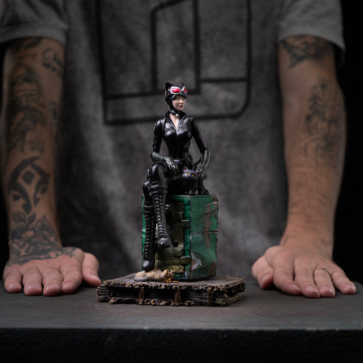 Iron Studios Gotham City Sirens Catwoman 1/10 Art Scale Limited Edition Statue