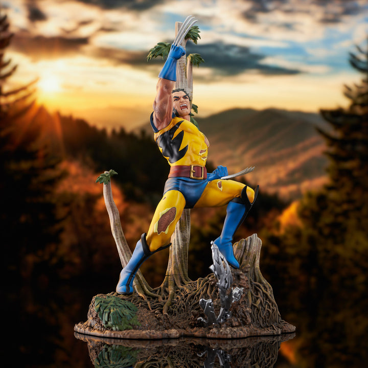 Marvel Gallery Wolverine 1990s Comic Figure Diorama
