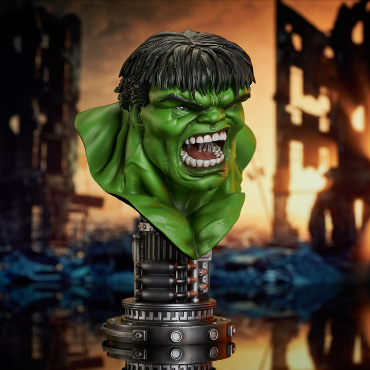Marvel Legends in 3D Hulk 1/2 Scale Limited Edition Bust