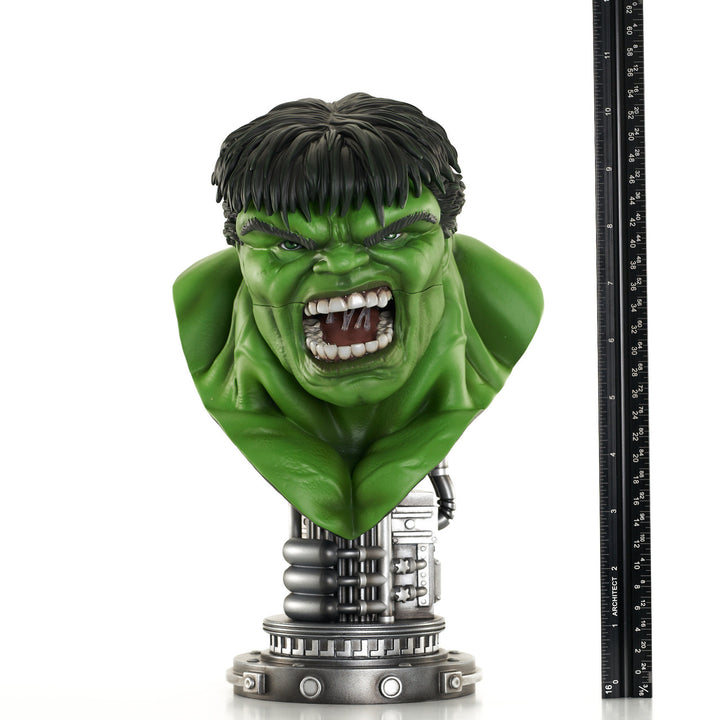 Marvel Legends in 3D Hulk 1/2 Scale Limited Edition Bust