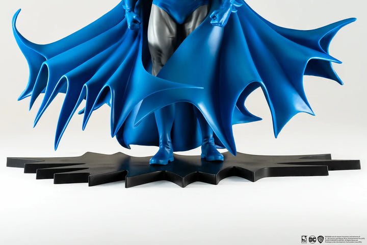 DC Comics Batman (Classic Version) 1/8 Scale PX Previews Exclusive Statue