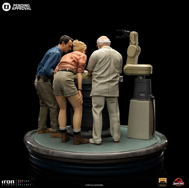 Iron Studios Jurassic Park Dino Hatching 1/10 Art Scale Statue