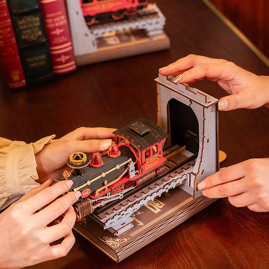Rolife Century Train DIY Book Nook TGE01, alternate view