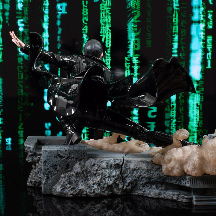 The Matrix Gallery Trinity Figure Diorama