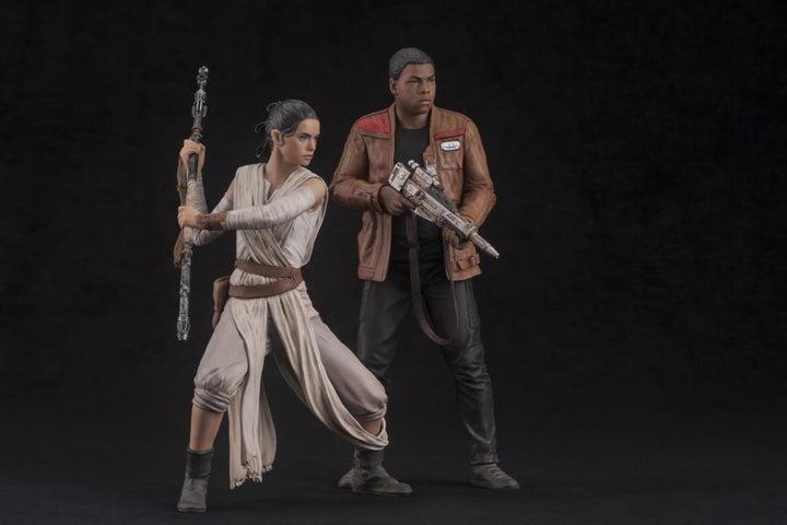 Star Wars: The Force Awakens ArtFX+ Rey & Finn Figure Set