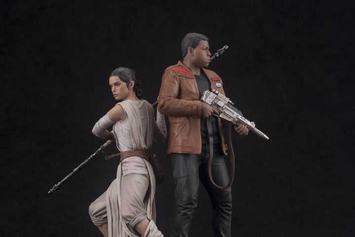 Star Wars: The Force Awakens ArtFX+ Rey & Finn Figure Set