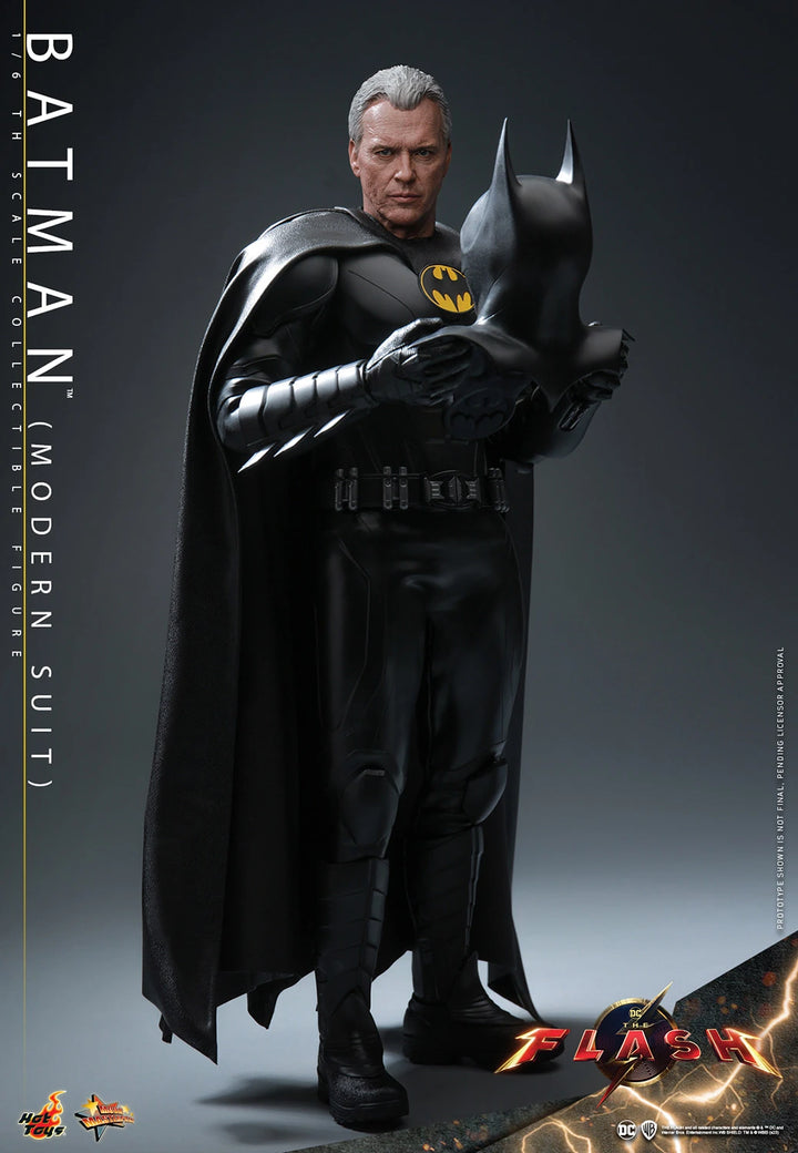 Hot Toys DC Comics Batman (Modern Suit) 1/6th Scale Figure