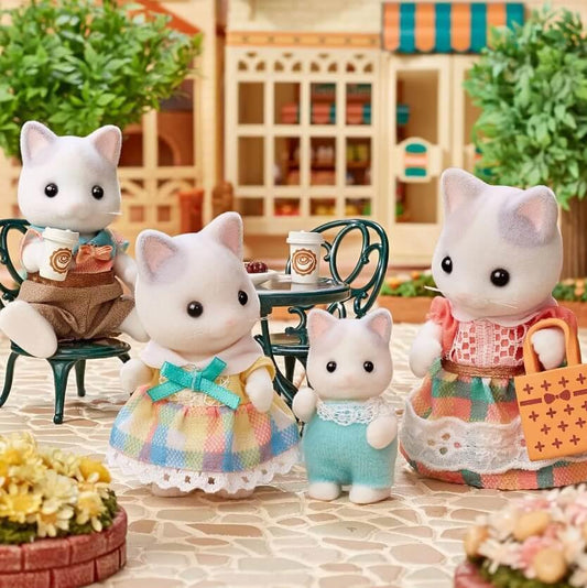 Sylvanian Families Latte Cat Family Toy Playset for Ages 3 and Up, alternate view