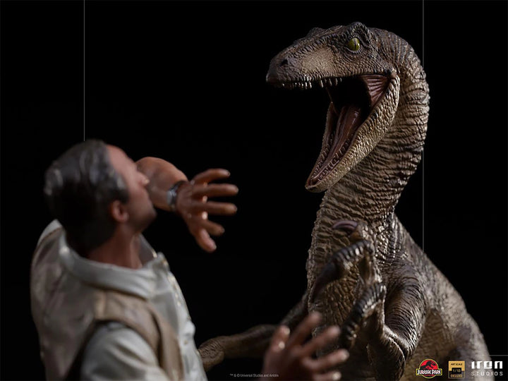 Iron Studios Jurassic Park Clever Girl 1/10 Deluxe Art Scale Statue