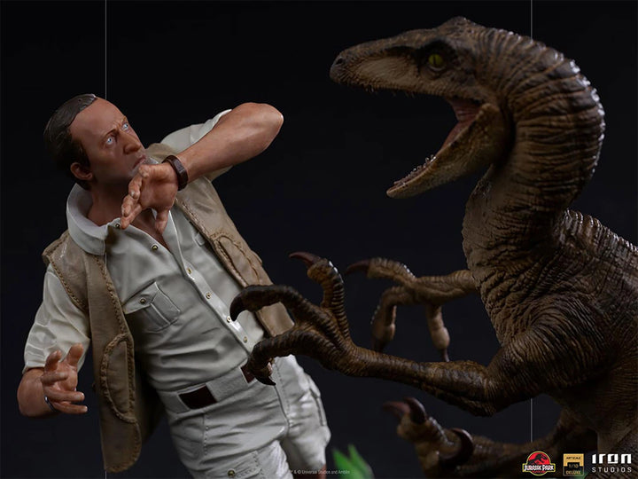 Iron Studios Jurassic Park Clever Girl 1/10 Deluxe Art Scale Statue