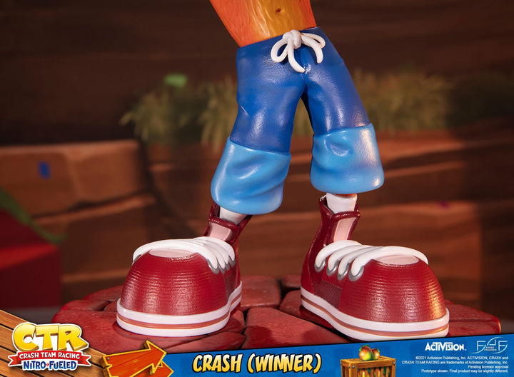 First4Figures Crash Bandicoot Team Racing Nitro-Fueled Winner Crash Statue