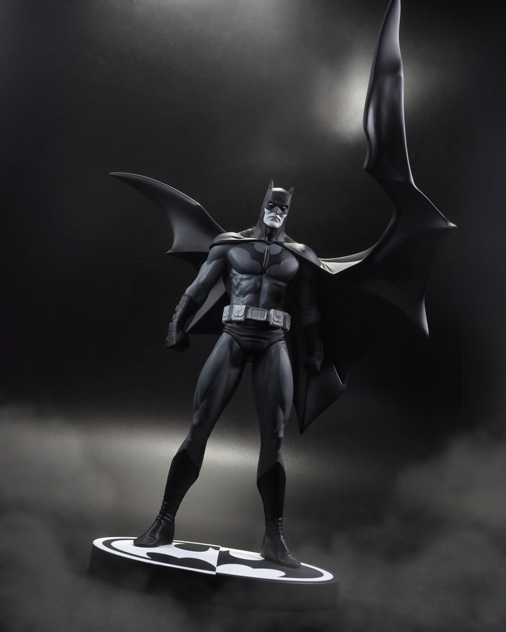 DC Designer Series Batman Black & White By Jorge Jimenez 1/10 Scale Limited Edition Statue