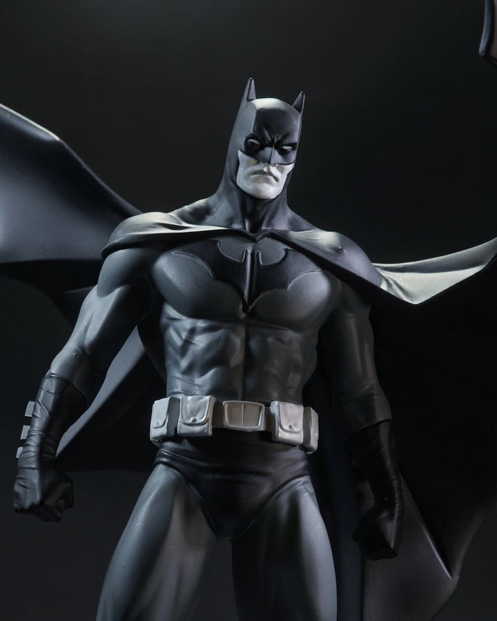 DC Designer Series Batman Black & White By Jorge Jimenez 1/10 Scale Limited Edition Statue