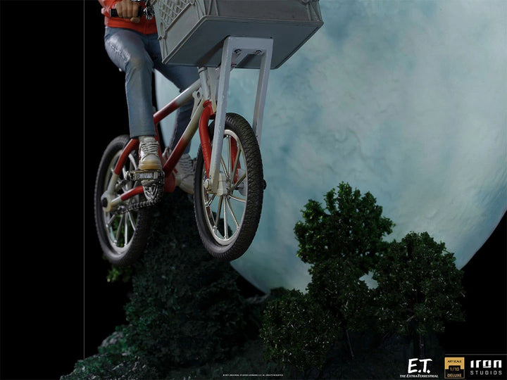 Iron Studios E.T. the Extra-Terrestrial E.T. & Elliot Deluxe 1/10 Art Scale Limited Edition Statue