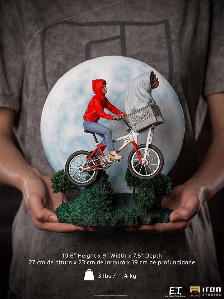 Iron Studios E.T. the Extra-Terrestrial E.T. & Elliot Deluxe 1/10 Art Scale Limited Edition Statue
