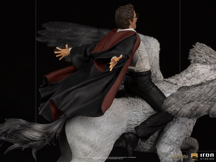 Iron Studios Harry Potter 1/10 Art Scale Deluxe Harry Potter & Buckbeak Statue