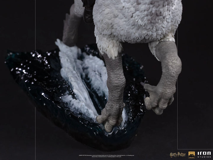 Iron Studios Harry Potter 1/10 Art Scale Deluxe Harry Potter & Buckbeak Statue