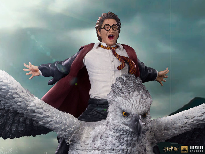 Iron Studios Harry Potter 1/10 Art Scale Deluxe Harry Potter & Buckbeak Statue