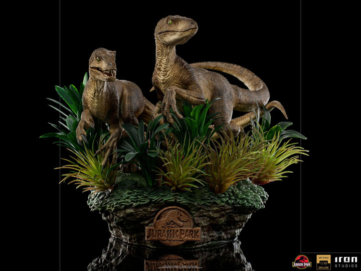 Iron Studios Jurassic Park Just The Two Raptors Deluxe 1/10 Scale Statue