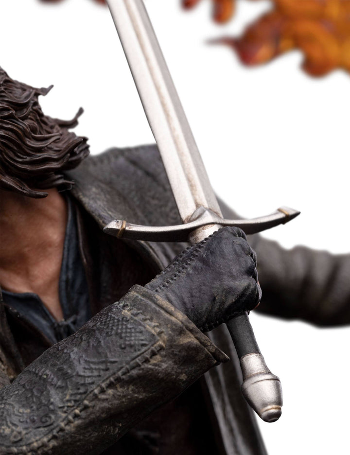 Official The Lord of the Rings Figures of Fandom Aragorn Figure