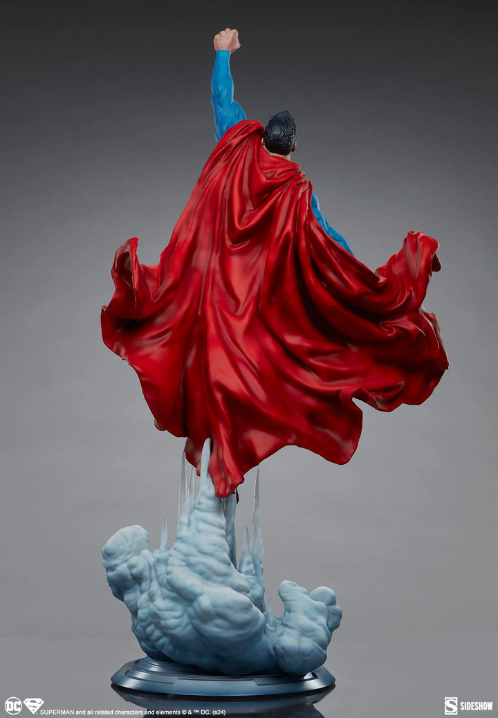 Sideshow DC Comics Premium Format Superman (Soaring) 33" Statue