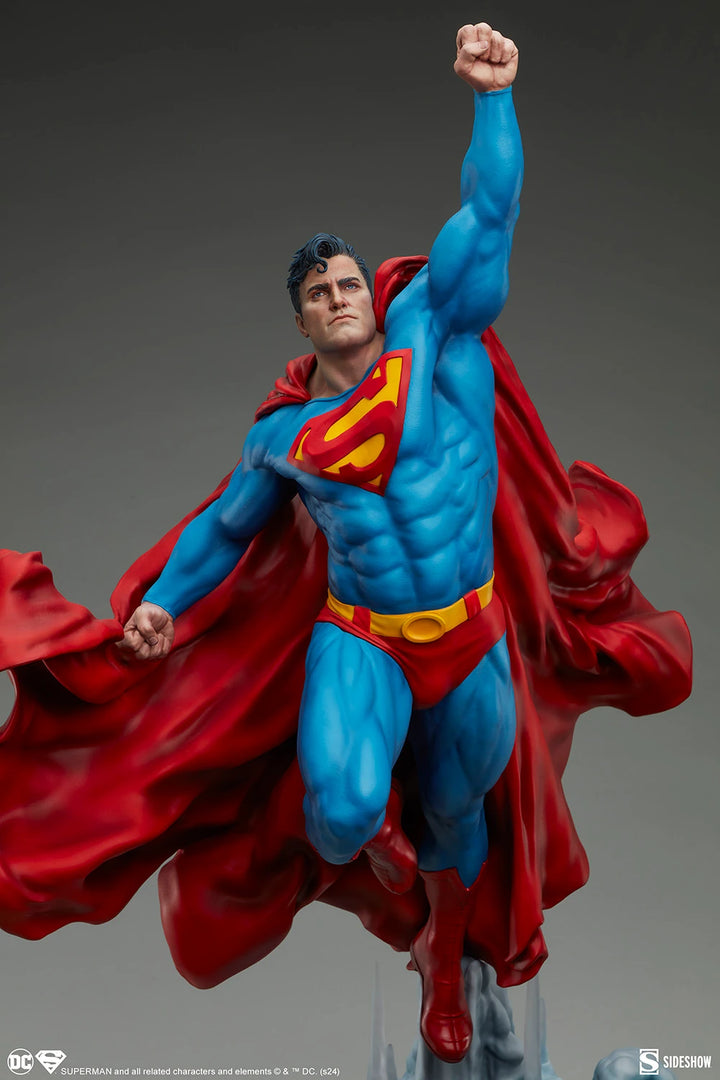 Sideshow DC Comics Premium Format Superman (Soaring) 33" Statue