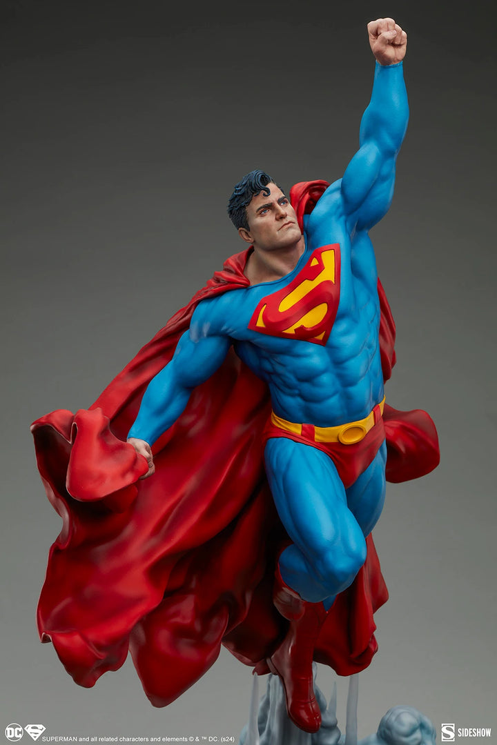 Sideshow DC Comics Premium Format Superman (Soaring) 33" Statue