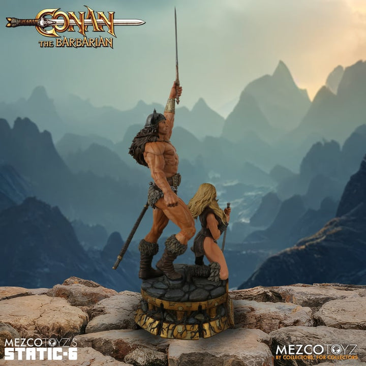 Mezco Conan the Barbarian Static-6 Conan and Valeria 1/6 Scale Statue