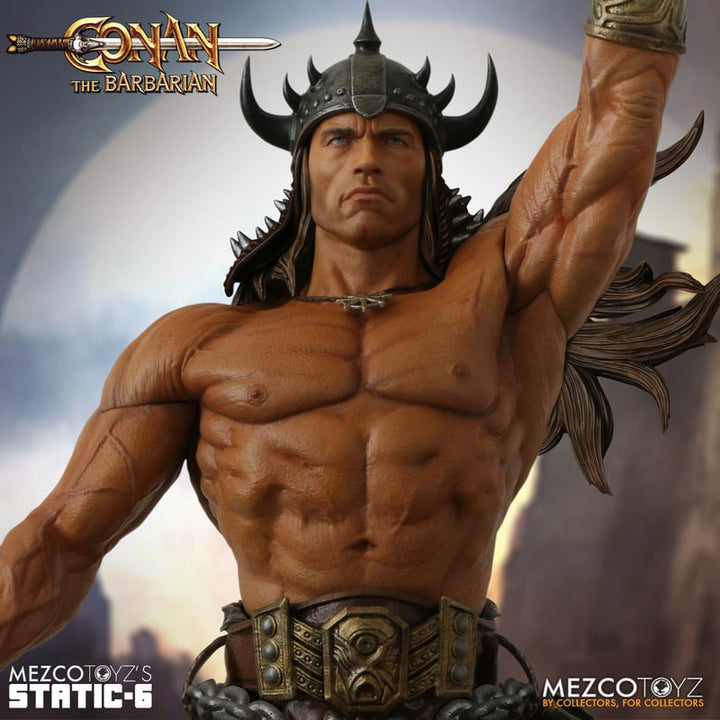 Mezco Conan the Barbarian Static-6 Conan and Valeria 1/6 Scale Statue
