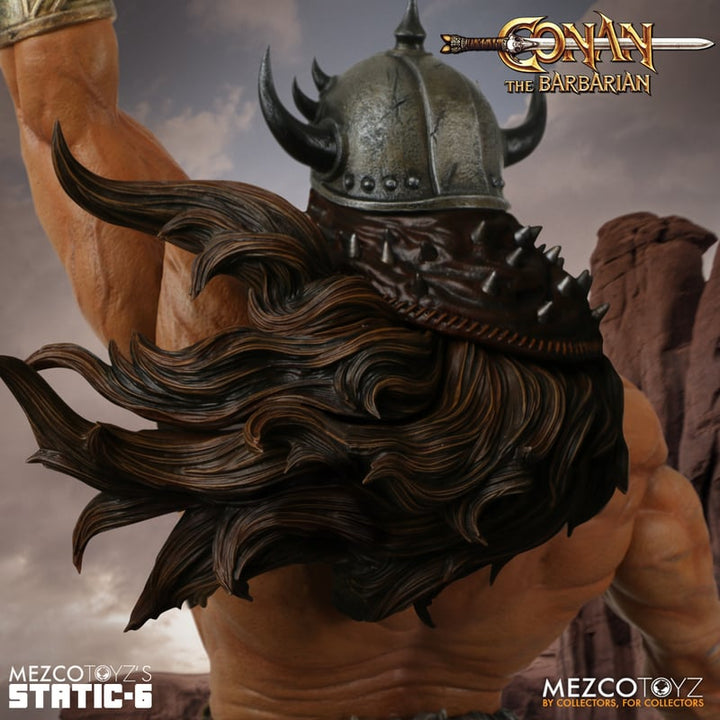 Mezco Conan the Barbarian Static-6 Conan and Valeria 1/6 Scale Statue