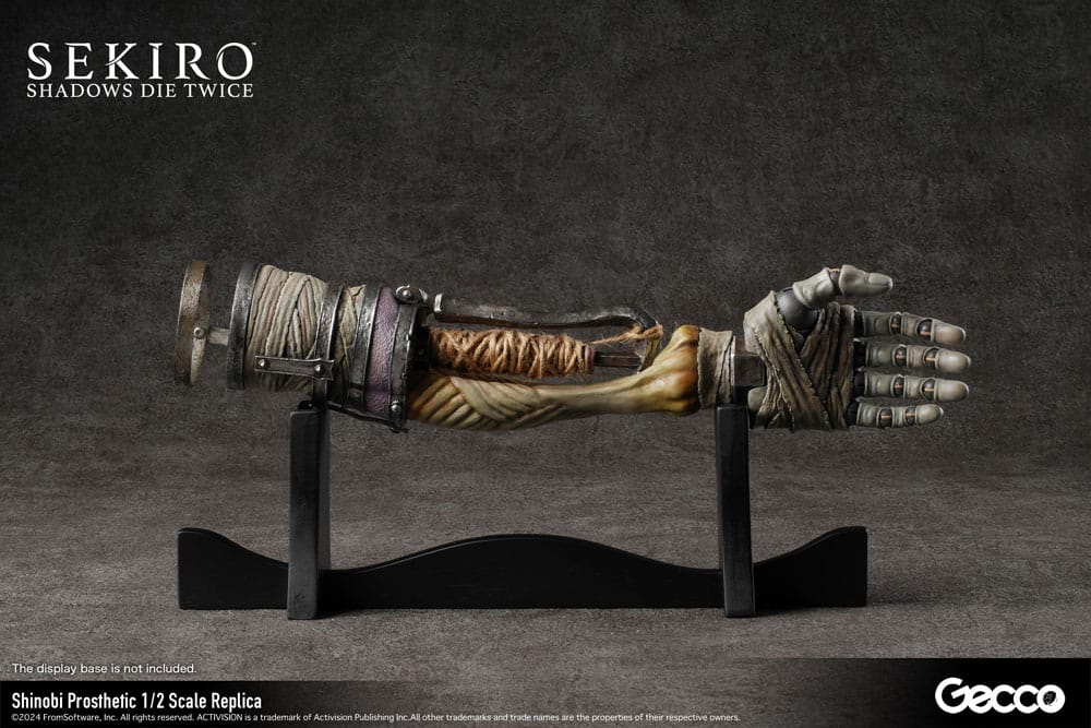 Sekiro Shadows Die Twice Shinobi Prosthetic Replica 1/2 32 cm